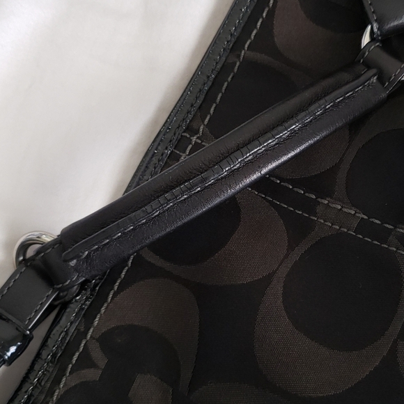Coach Black Signature Jacquard Shoulder Bag - Picture 7 of 8